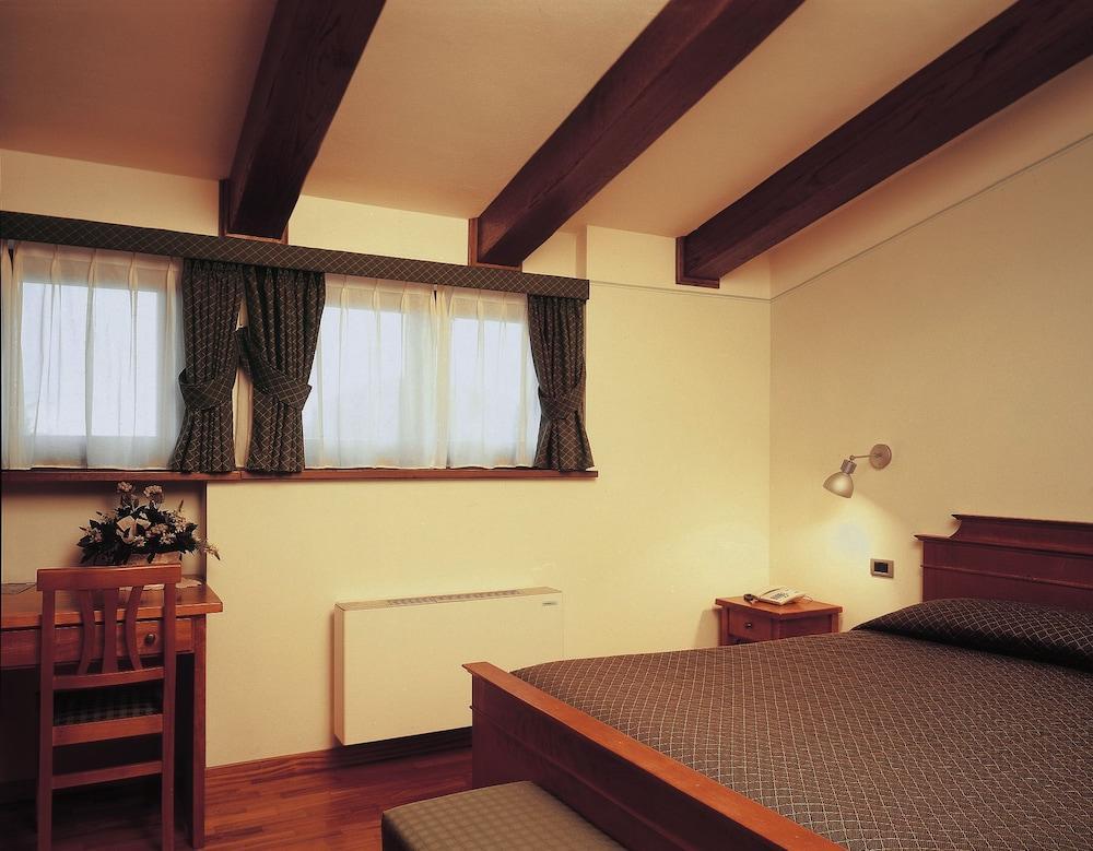Hotel Rutiliano Пиенца Экстерьер фото
