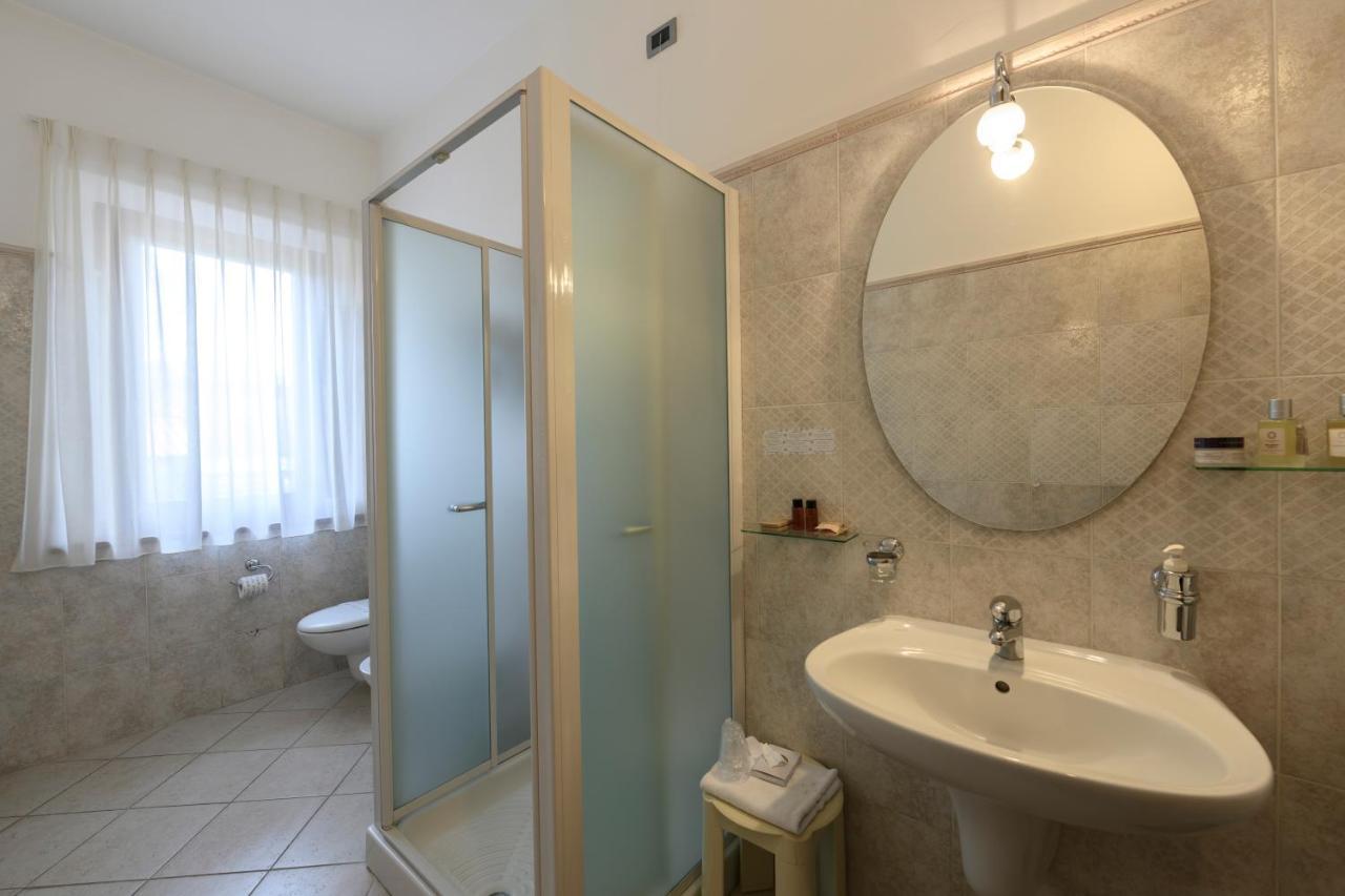 Hotel Rutiliano Пиенца Экстерьер фото